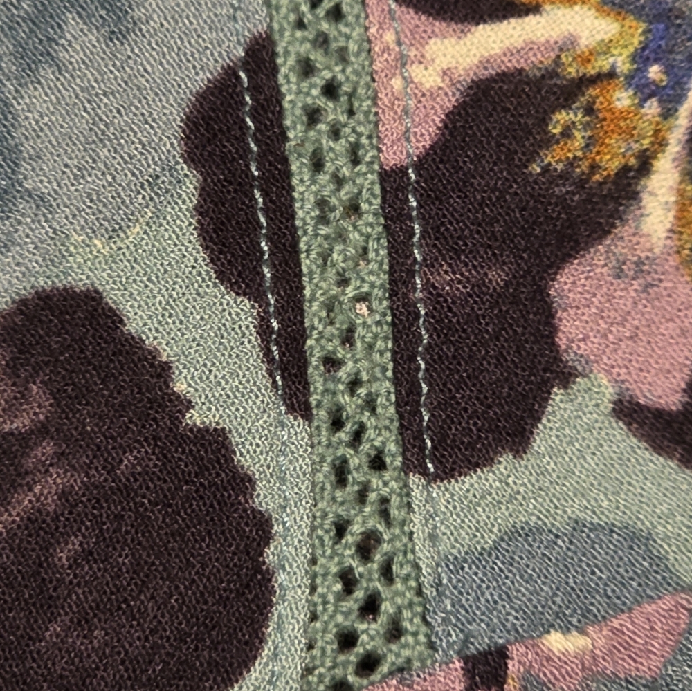 Knox Rose Retro Print Blouse Smocked Neck Embroidered Detail Size S EUC - Picture 4 of 5